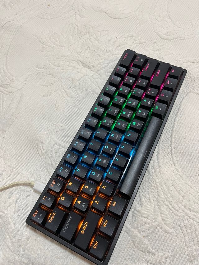 Teclado Mecánico Y-Fruitful RGB 60%