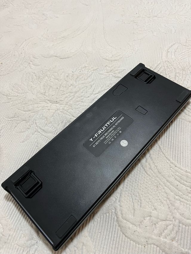 Teclado Mecánico Y-Fruitful RGB 60%