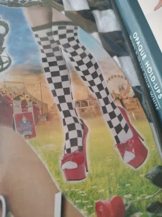 Calze parigine a scacchi e cuori