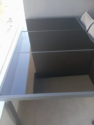 Mesa y 4 sillas de jardín