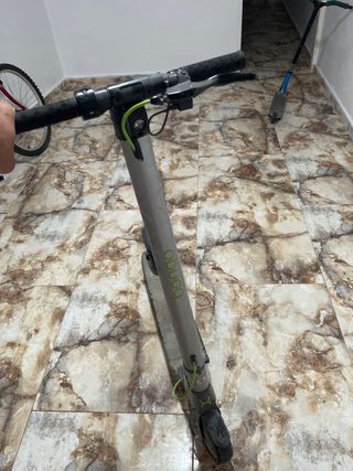 se vende patín cecotec bomgo