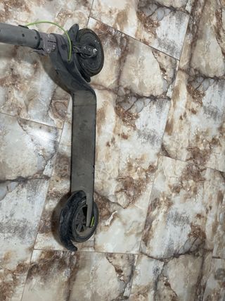 se vende patín cecotec bomgo