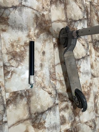 se vende patín cecotec bomgo