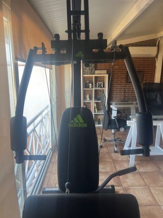 Máquina de gimnasio Adidas