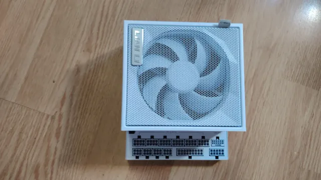 Fuente Alimentación Lian Li EGO850G 850W Gold