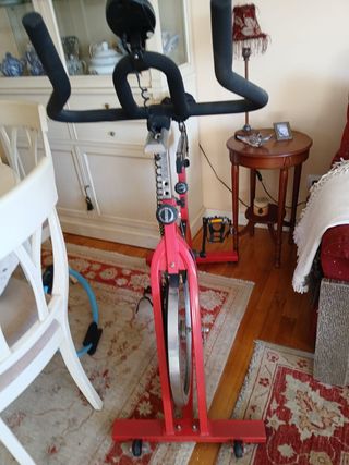Bicicleta Estática Roja