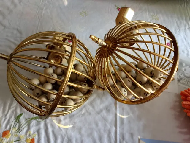 Antichi tamburi in metallo