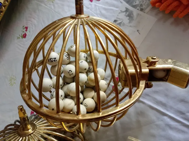 Antichi tamburi in metallo