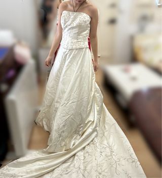 Vestido de Novia Blanco con Bordados