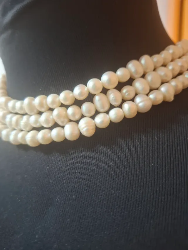 Collar de perlas triple