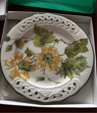 Piatti decorativi fiori gialli e verdi