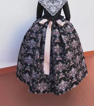 Traje de Fallera Negro y Rosa