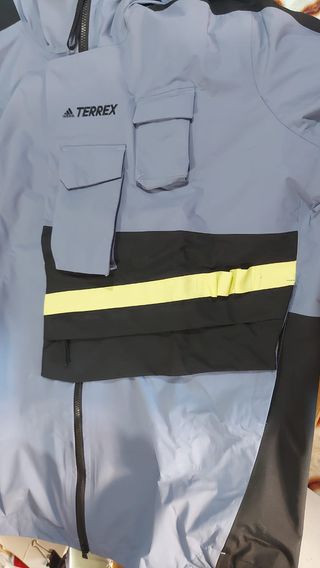 Chaqueta impermeable Adidas Xploric Rain J nuevo