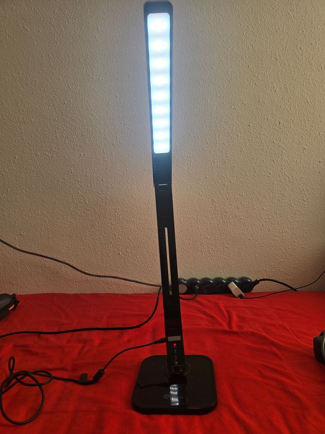 Lámpara Escritorio LED Negra