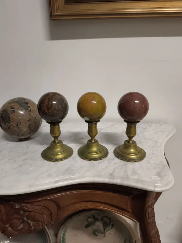 5 Esferas de piedras duras