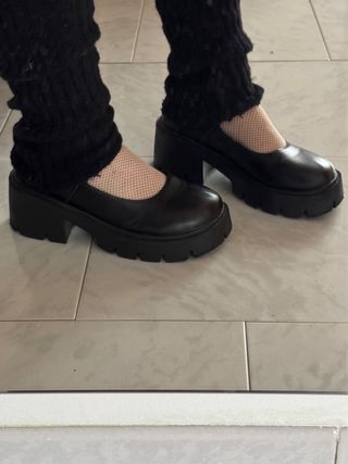 Mary Jane Nere Platform