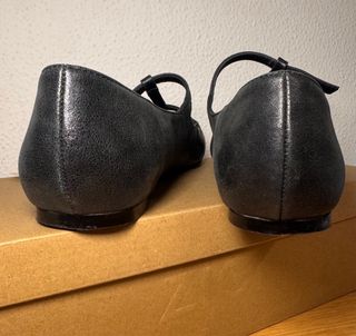 Zapato bailarina piel negro. Talla 43. Zign.