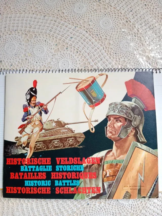 2 Album di Battaglie Storiche completi.