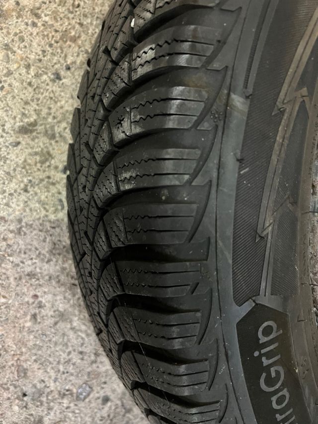 Llantas 15 con neumáticos Goodyear