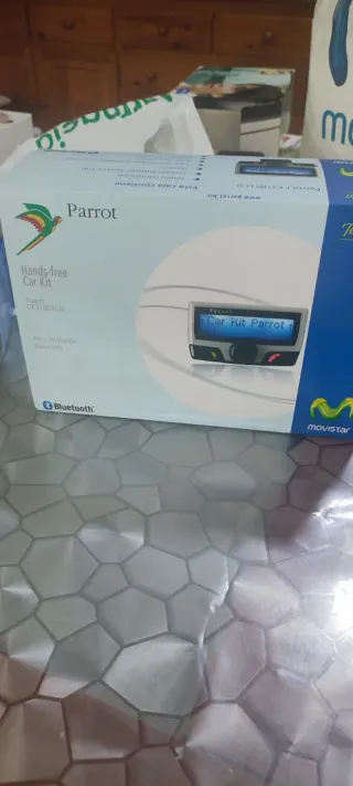 Manos Libres Parrot CK3100 LCD Bluetooth precintad