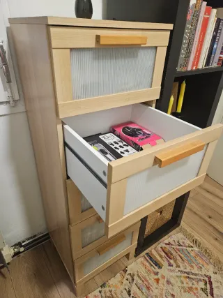 Cómoda cajonera práctica y muy buen estado