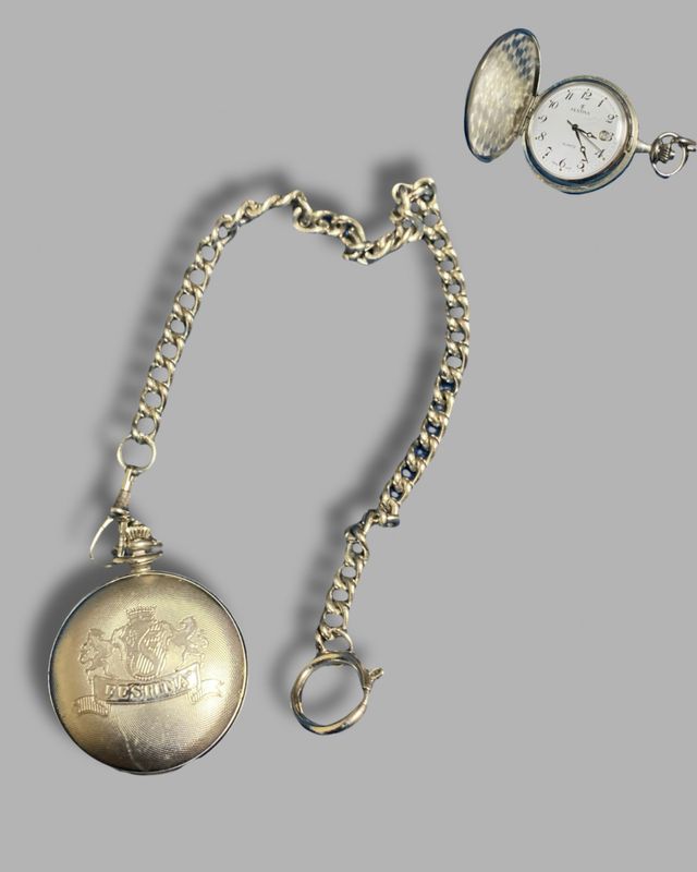 Reloj de bolsillo Festina con cadena