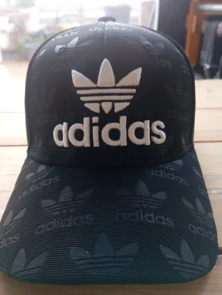 Gorra Adidas Negra y Gris