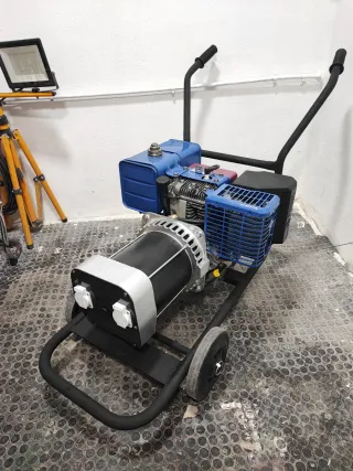Generador Brigss & Stratton 8hp 3kw 220v