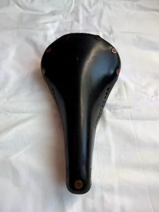 Sella Brooks Vintage