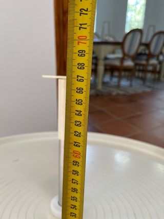 Bandejas giratorias de plástico duro para mueble .