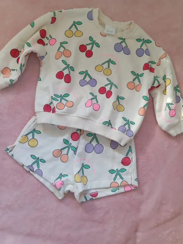 Conjunto bebé niña estampado cerezas
