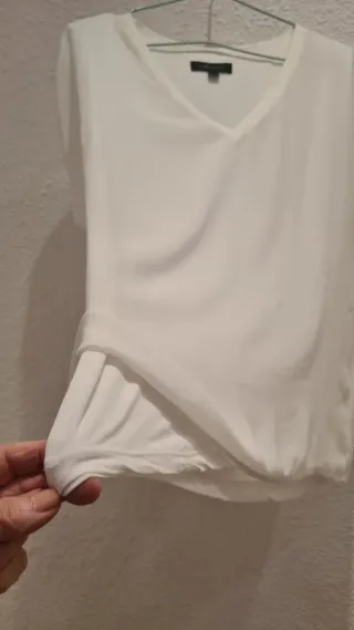 Blusa blanca, con forro parte delantera, talla L