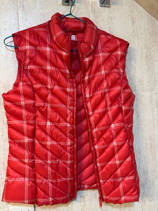 Chaleco acolchado a cuadros rojo