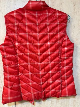 Chaleco acolchado a cuadros rojo