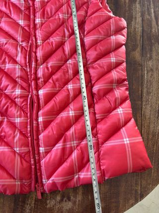 Chaleco acolchado a cuadros rojo