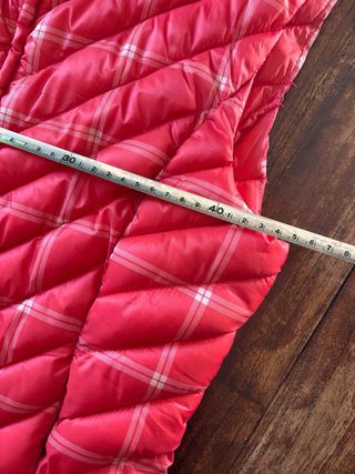 Chaleco acolchado a cuadros rojo