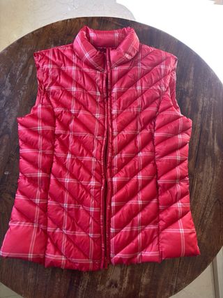 Chaleco acolchado a cuadros rojo