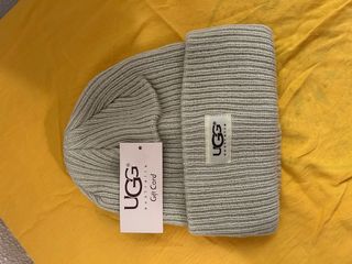 Gorro UGG gris y blanco