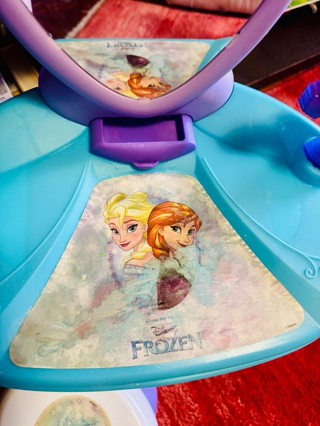 Tocador Frozen con espejo y taburete
