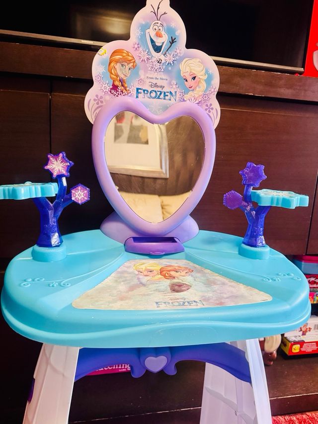 Tocador Frozen con espejo y taburete