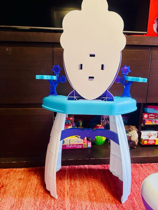 Tocador Frozen con espejo y taburete