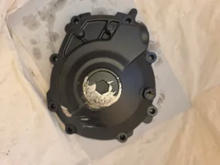 Tapa alternador Yamaha R1 2024