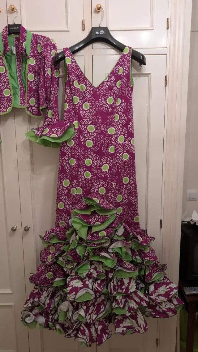 Traje Flamenca Talla 44 con Chaquetilla
