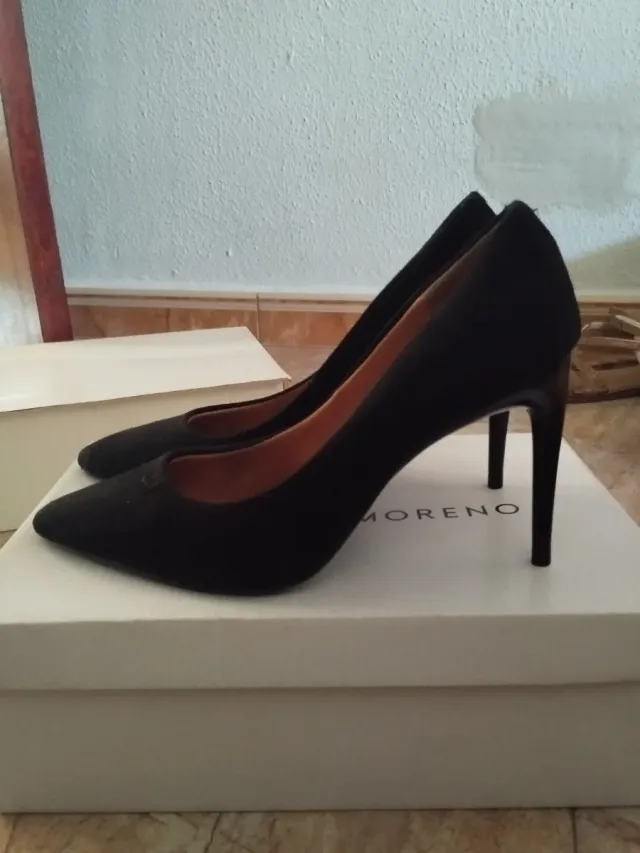 Zapatos de tacón negros talla 39