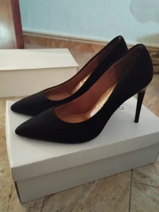Zapatos de tacón negros talla 39