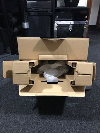 Caja completa PS4 1 TB Star Wars