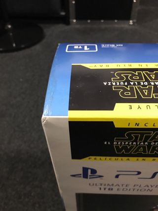 Caja completa PS4 1 TB Star Wars