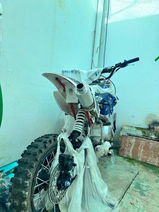 moti 125 pit viket nueva solo cojida dos veces