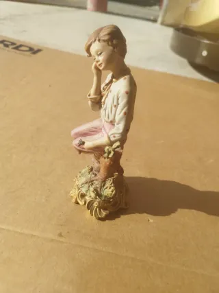 Statua Capodimonte Bambino Seduto