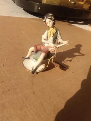 Statua Capodimonte ragazzo con liuto